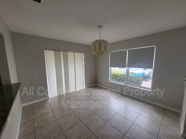 Building Photo - 3874 Mariner Dr