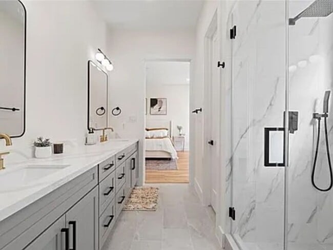 Building Photo - 6532 Weston St