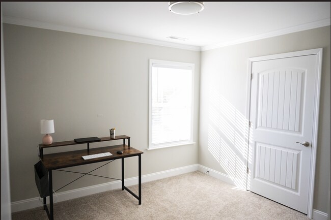 Building Photo - 2486 Griffith Rd