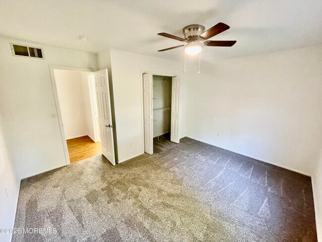 Building Photo - 220 Middie Ln
