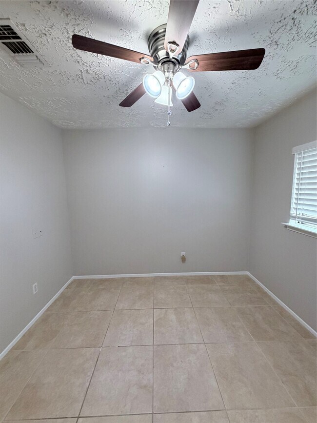 Building Photo - 8223 Lone Bridge Ln