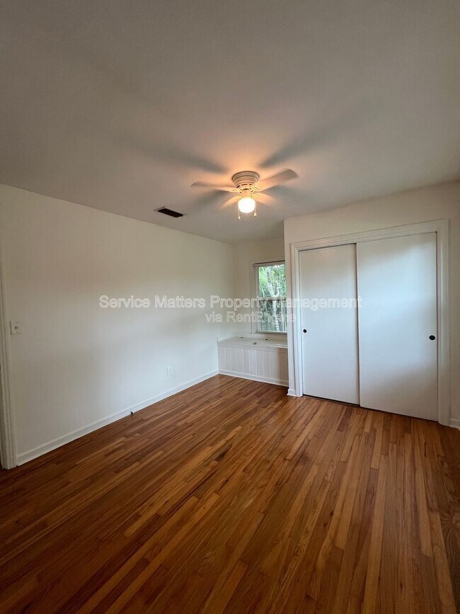 Building Photo - 3543 Bayou Blvd
