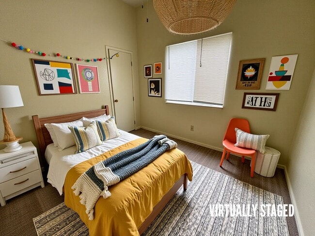 Building Photo - 2808 Bluejay Dr