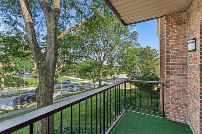 Building Photo - 7510 Farmingdale Dr