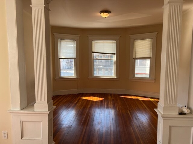 Building Photo - 26-28-28 King St