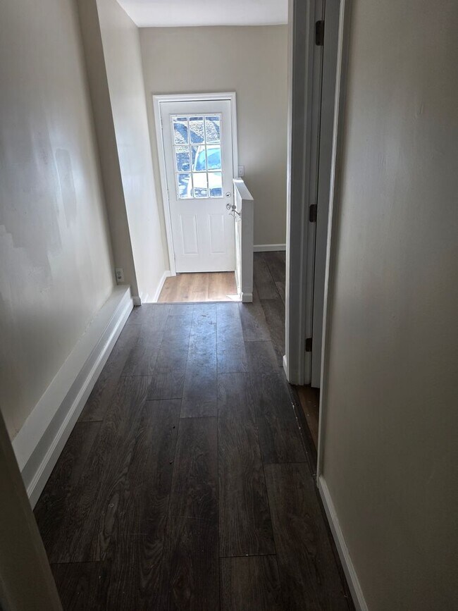 Building Photo - 4 Bedroom 3 Bathroom House in Syracuse