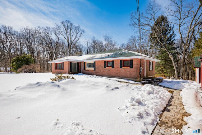 Building Photo - 220 Upper Grassy Hill Rd