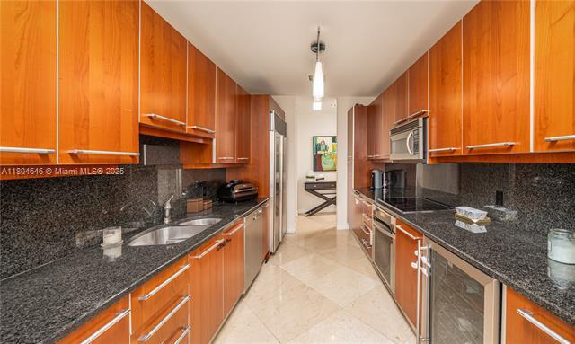 Building Photo - 901 Brickell Key Blvd