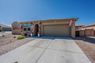 Building Photo - Modern Comfort Meets Smart Living in Vail!
