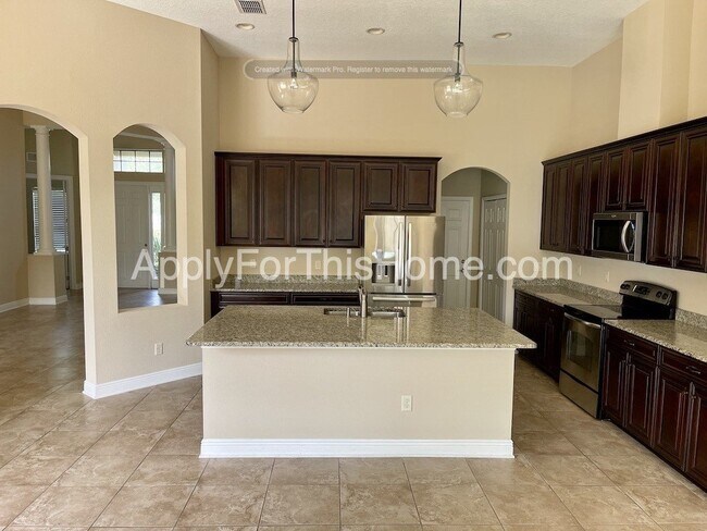 Building Photo - Single Family Dream Home in Gated Community