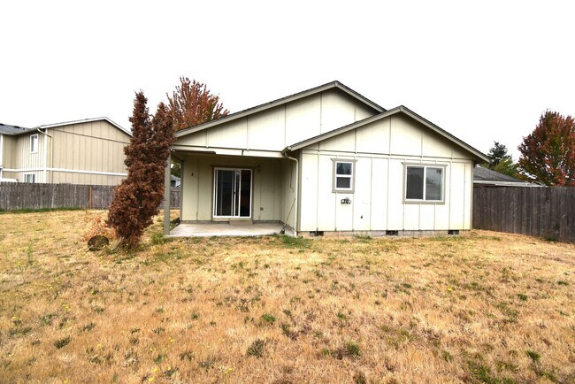 Building Photo - 1043 Fuji Ln