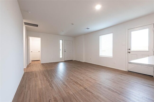 Building Photo - 913 Oak Mist Ln