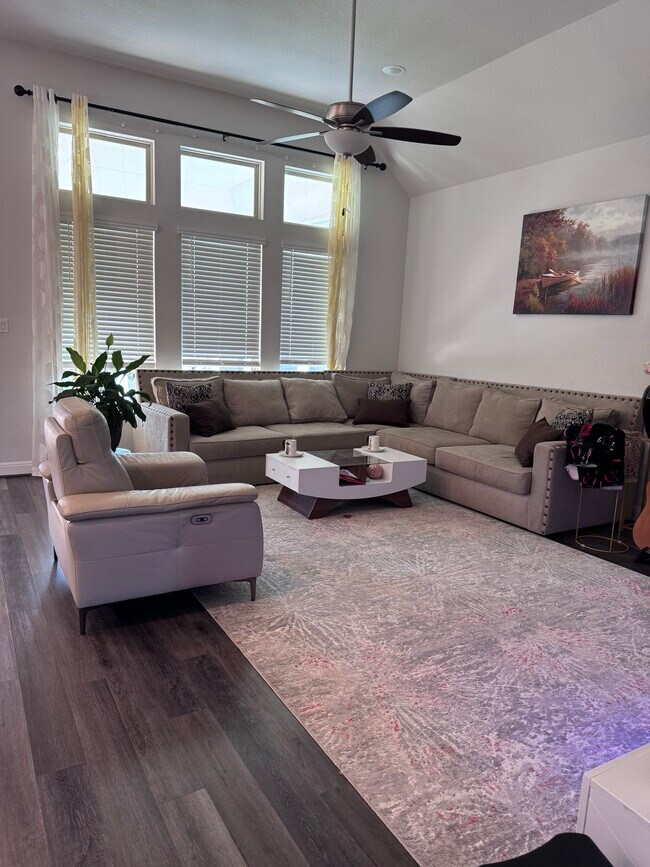 Building Photo - 513 Lambert Cv