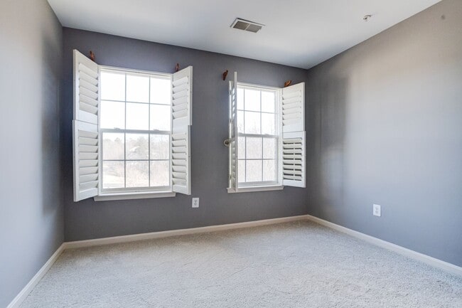 Building Photo - 1730 Bluffs Island Ct