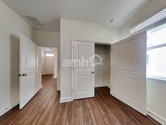 Building Photo - 5810 Hampton Creek Rd