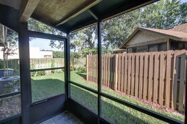 Building Photo - 407 Douglas Way