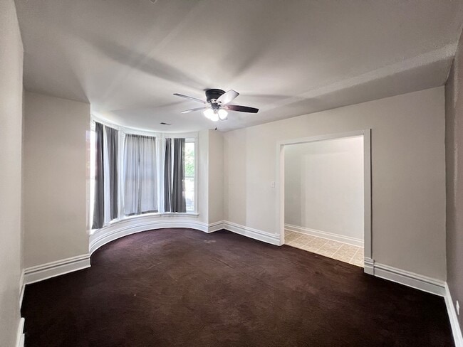 Building Photo - 7024 S Wentworth Ave