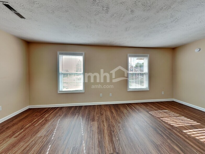 Building Photo - 3625 Bentfield Dr