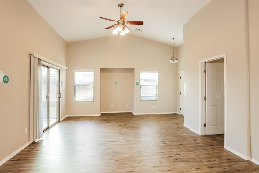 Building Photo - 22333 E Via Del Rancho Rd