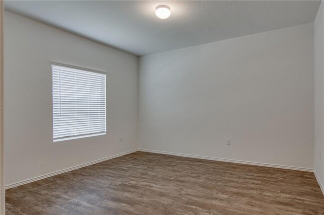 Building Photo - 6721 Hartlage St