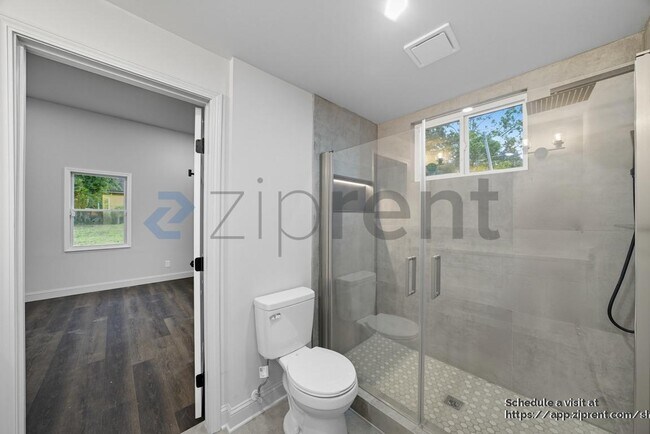 Building Photo - 981 Metropolitan Pkwy SW