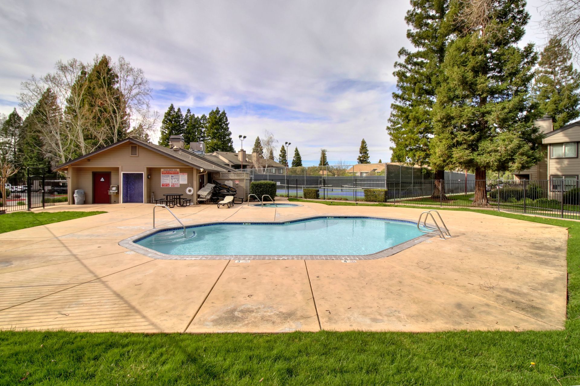 Building Photo - 3715 Tallyho Dr