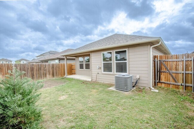 Building Photo - 115 Snapdragon Ln