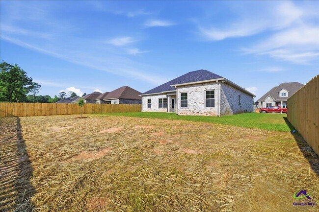 Building Photo - 307 Willowbrook Ln