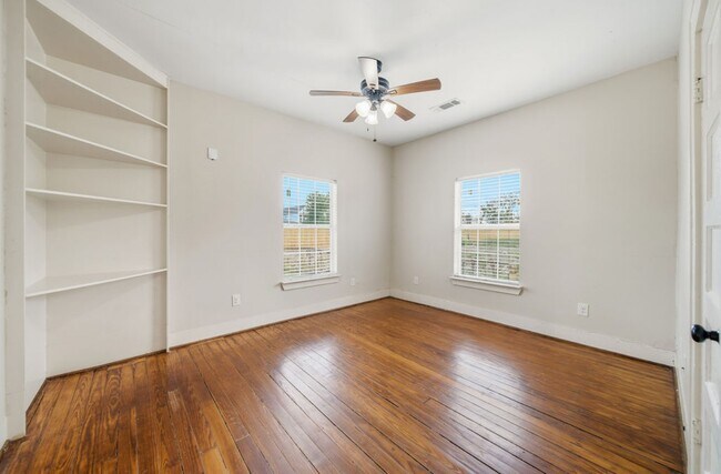 Building Photo - 4602 Ward St