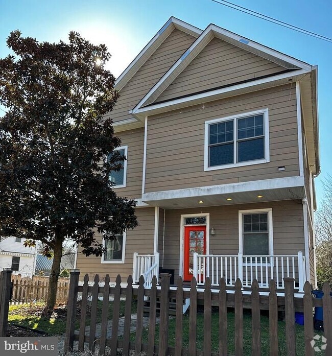 Building Photo - 418 Jefferson St