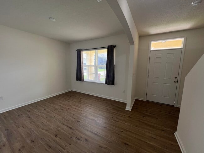Building Photo - 1110 Newton Cir