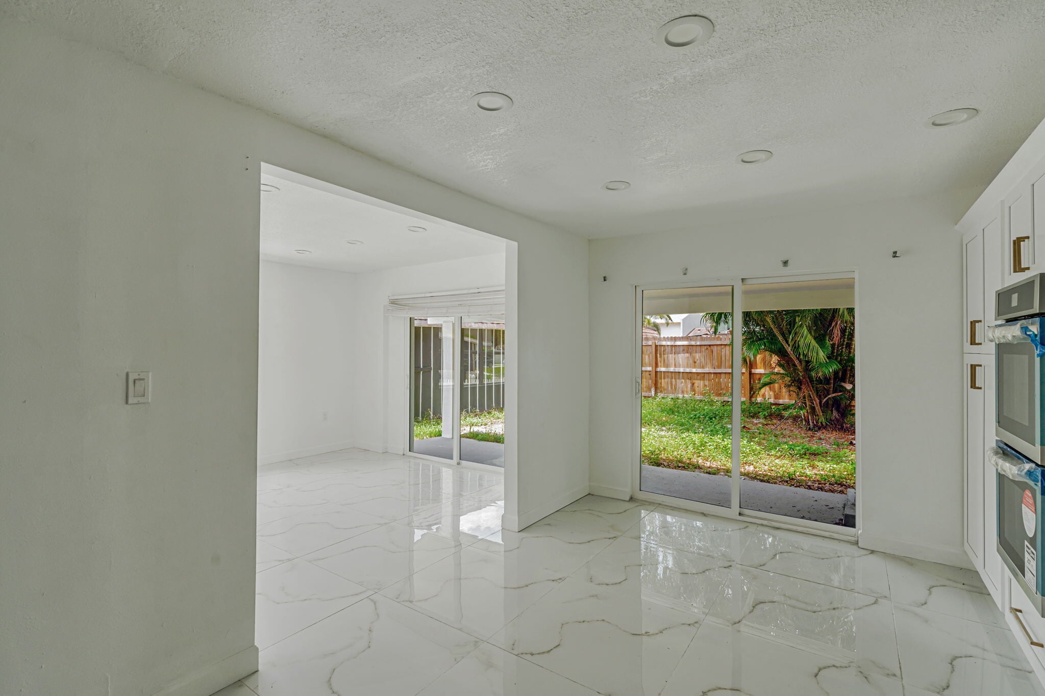 Building Photo - 2066 San Marino Way N
