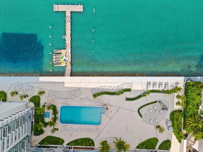 Building Photo - 1000 West Ave