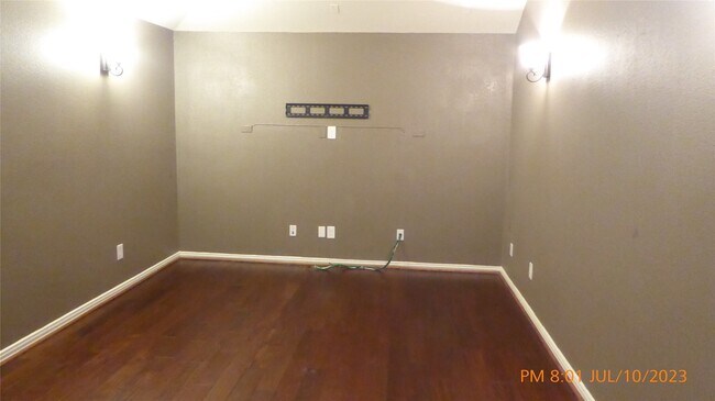 Building Photo - 21710 Avalon Queen Dr