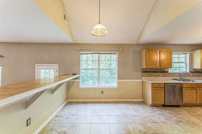 Building Photo - 2945 Highland Hill Pkwy