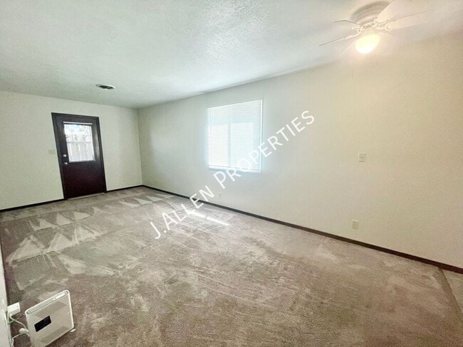 Building Photo - 607 W Michigan Ave