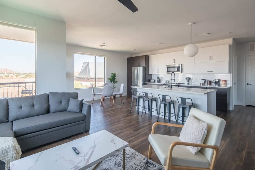 Building Photo - 701 W Rio Salado Pkwy