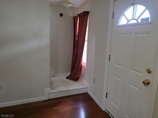 Building Photo - 426 Tompkins St