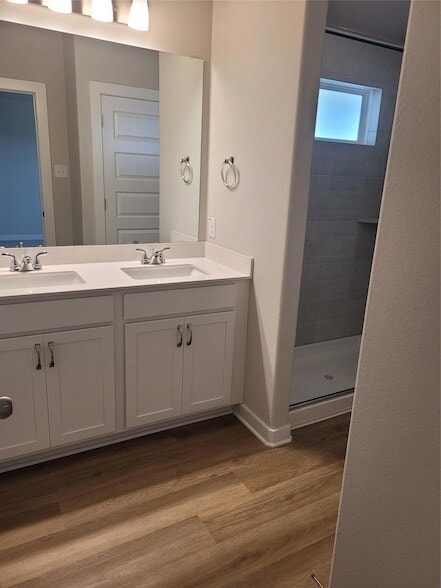 Building Photo - 121 Tall Grass Dr