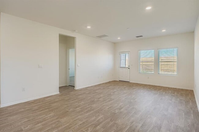 Building Photo - 12112 Douglas Fir Cir