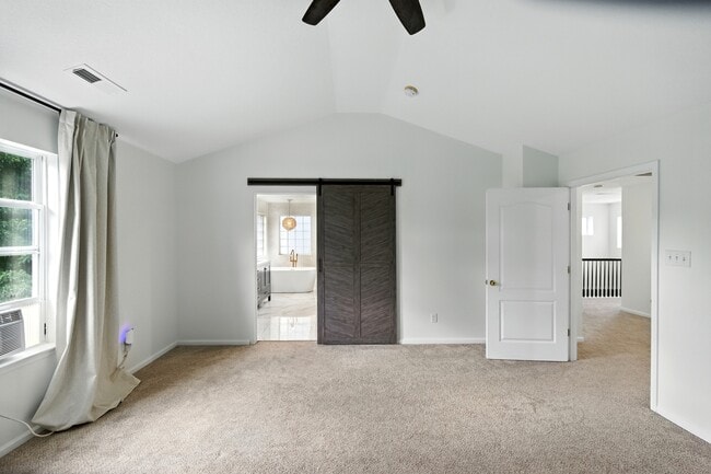 Building Photo - 3018 Silver Charm Cir