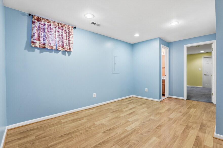 Building Photo - 8341 Marketree Cir