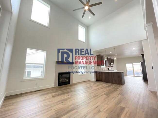 Building Photo - Brand New 3 bed 2.5 Bath Home- Double Car garage