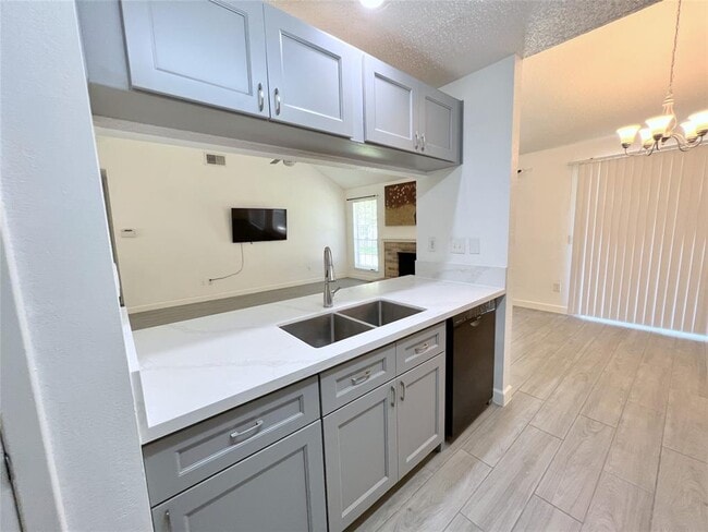 Building Photo - 3107 E Heatherock Cir