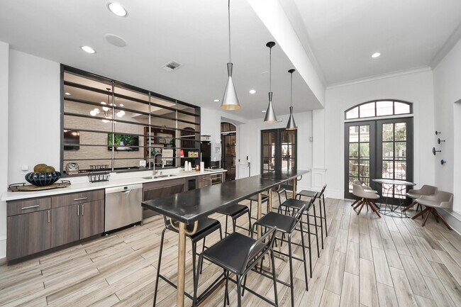 Building Photo - 3003 Memorial Ct