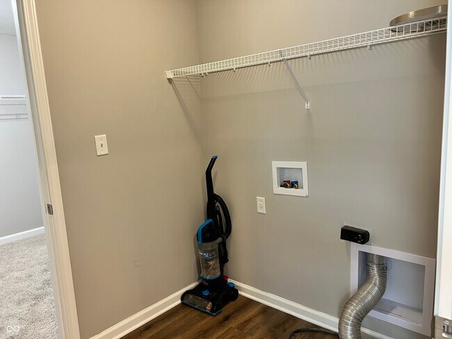 Building Photo - 5656 Grosbeak Dr
