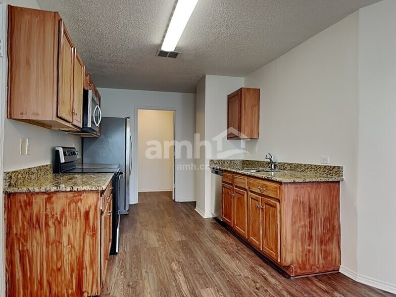 Building Photo - 1699 Wildrose Dr