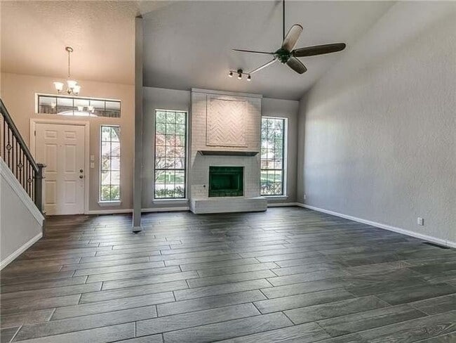 Building Photo - Spacious 4 Bedroom Home - Edmond Schools -...