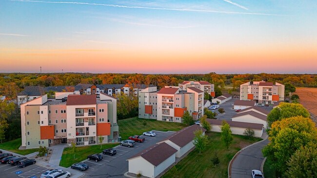 Building Photo - Lakewood Terrace
