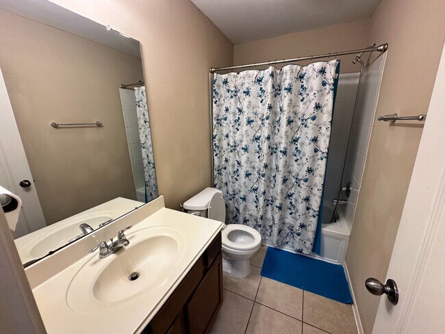 Building Photo - 5302 Canyon Hollow Dr